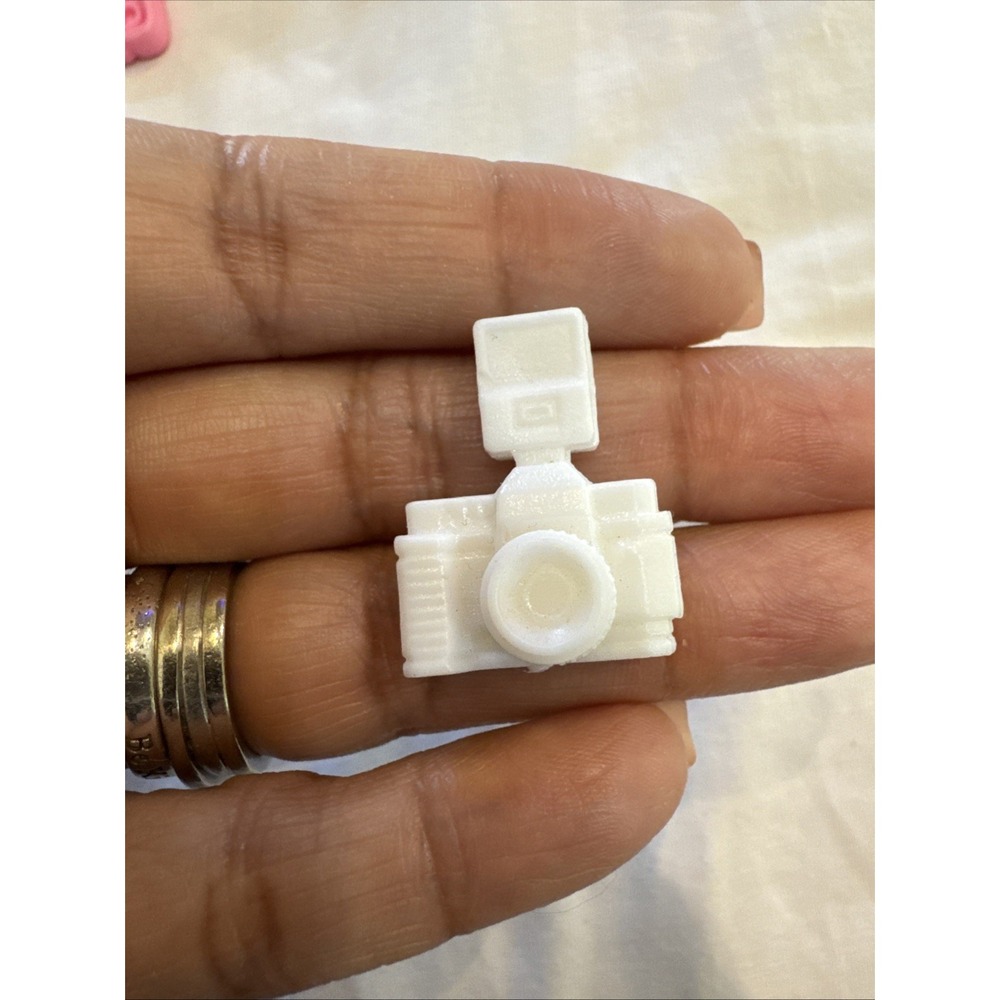 1/6th Scale Barbie/Sindy Doll Size‎ White Plastic Camera